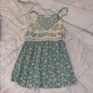 Green floral and lace tank top M